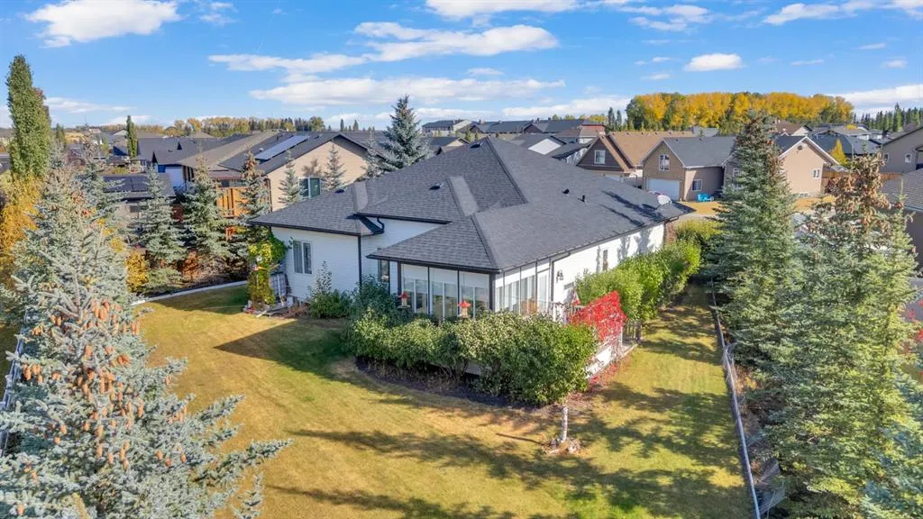 35 Vantage Crescent