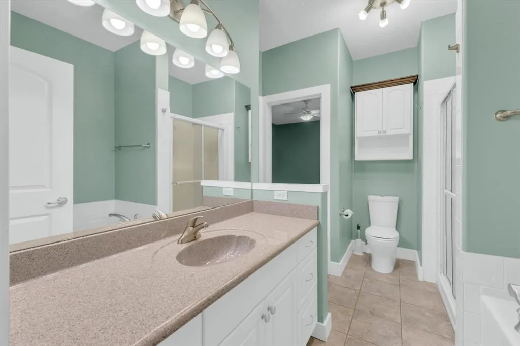 35 Vantage Crescent