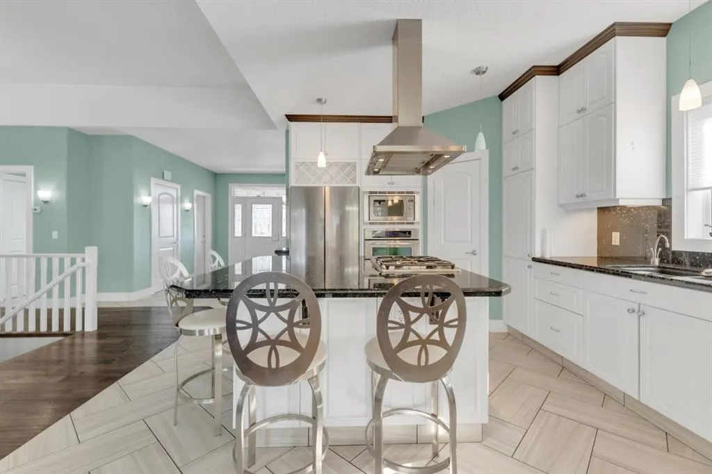35 Vantage Crescent