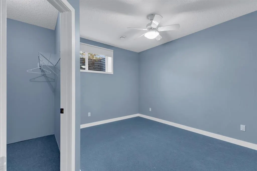 35 Vantage Crescent