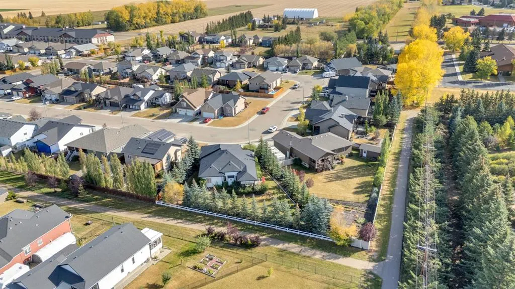 35 Vantage Crescent