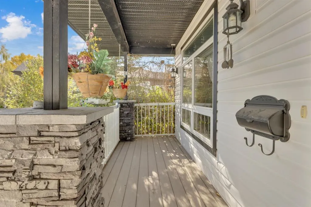 35 Vantage Crescent