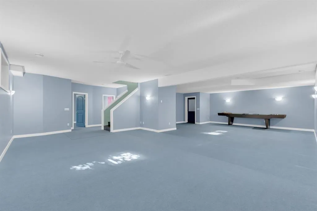 35 Vantage Crescent