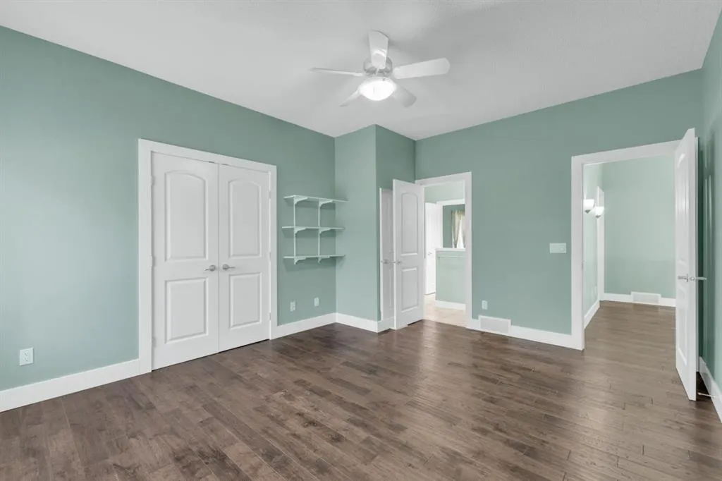 35 Vantage Crescent