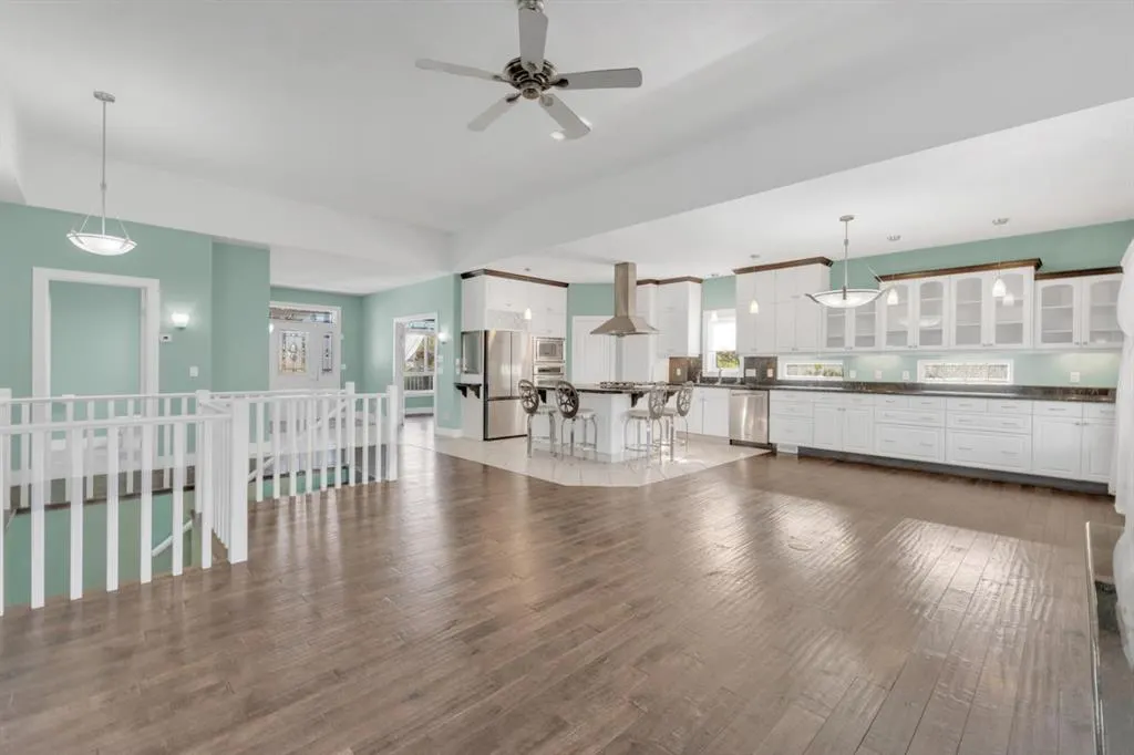 35 Vantage Crescent