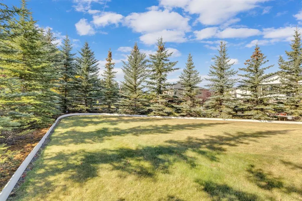 35 Vantage Crescent