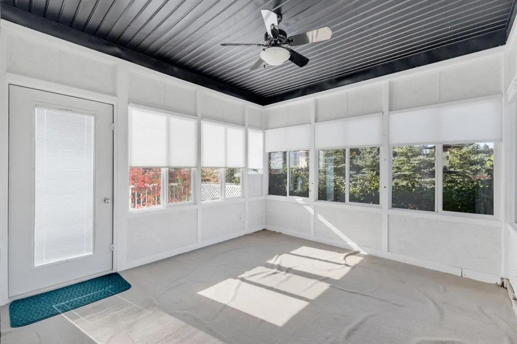 35 Vantage Crescent