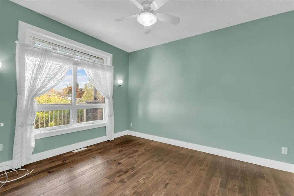 35 Vantage Crescent