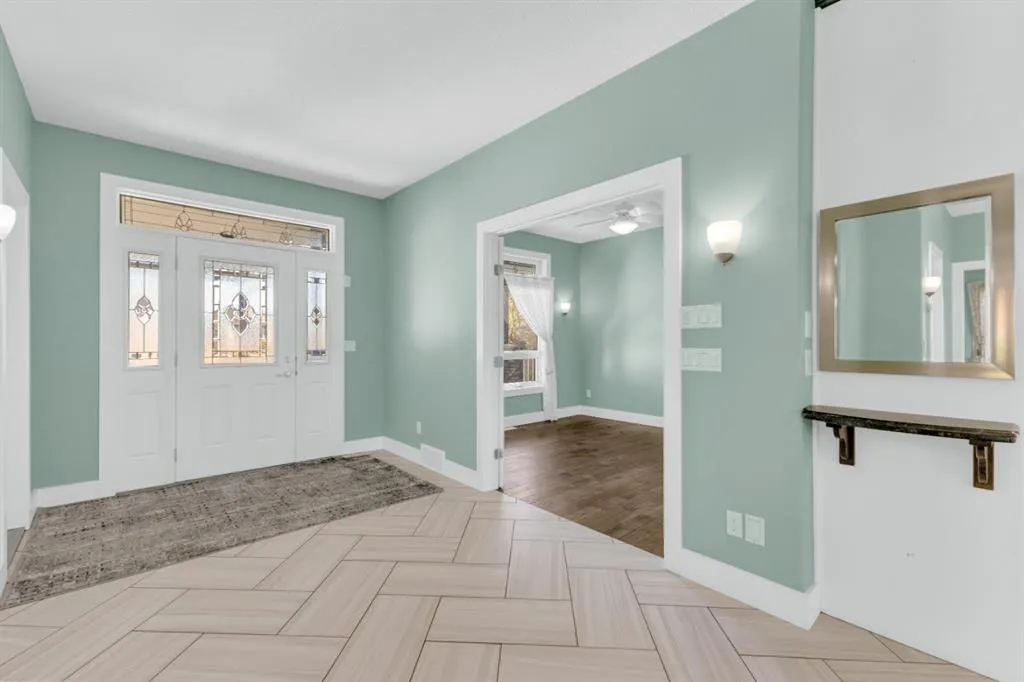 35 Vantage Crescent
