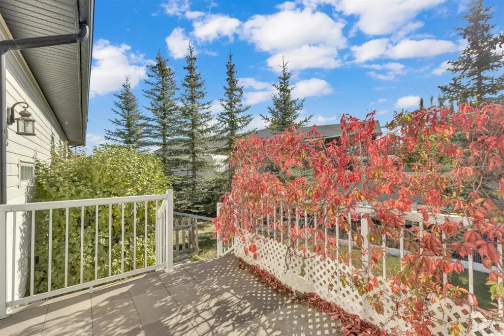 35 Vantage Crescent