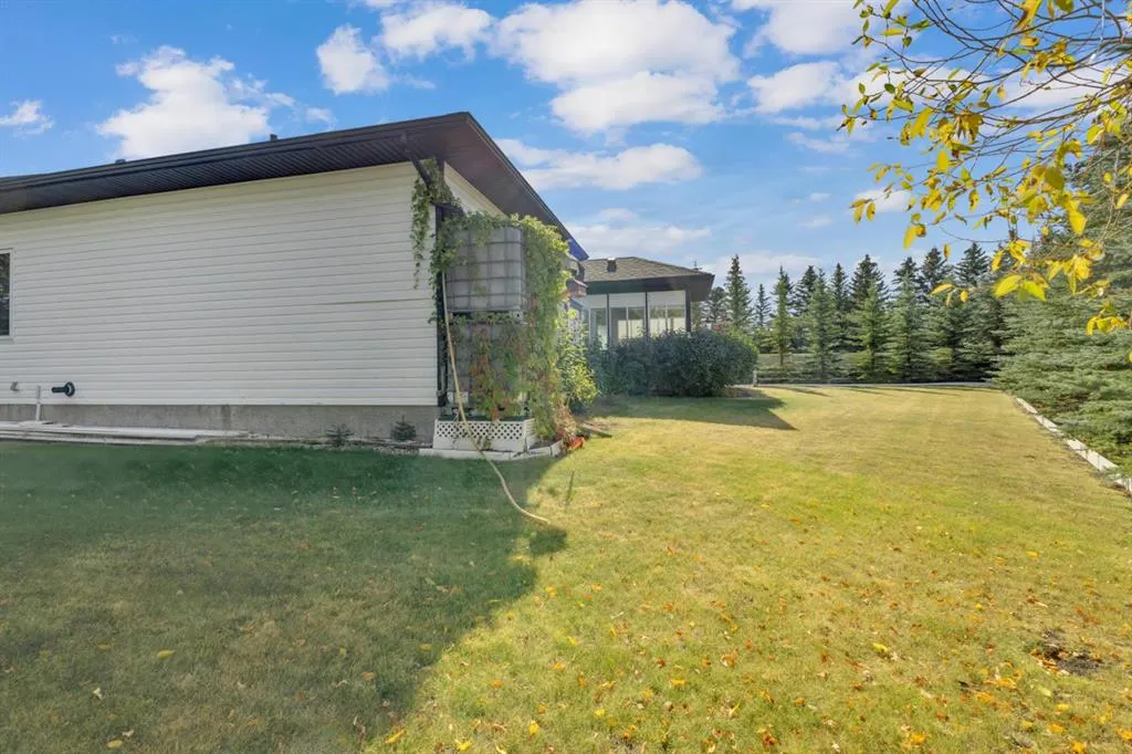 35 Vantage Crescent