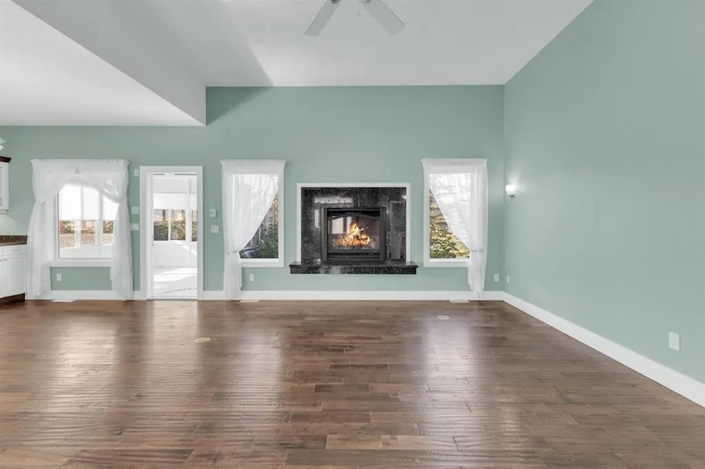 35 Vantage Crescent