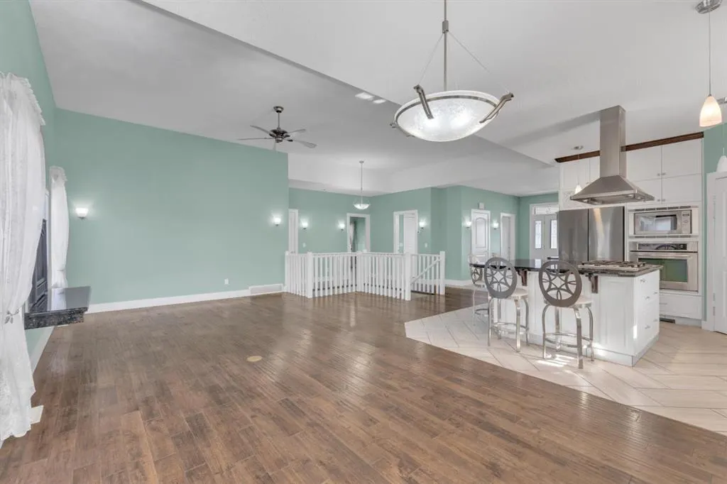 35 Vantage Crescent