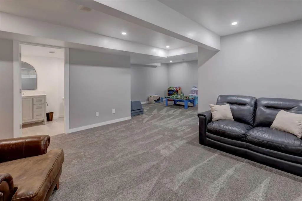 487 Rivercrest Road