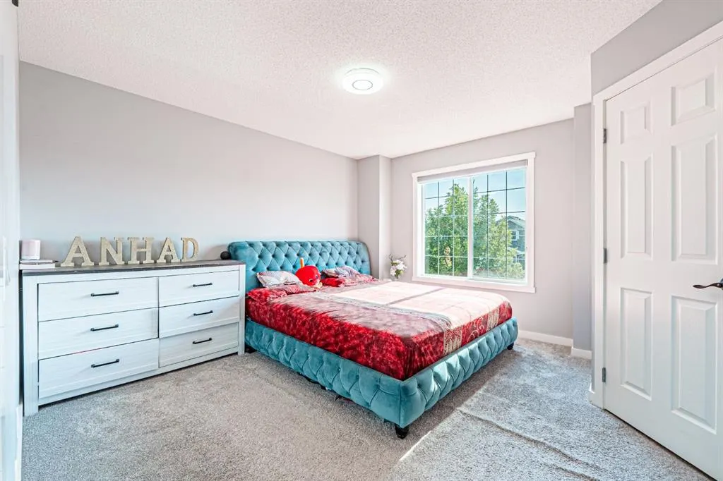 10 Taralake Lane NE