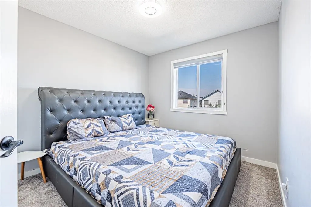 10 Taralake Lane NE