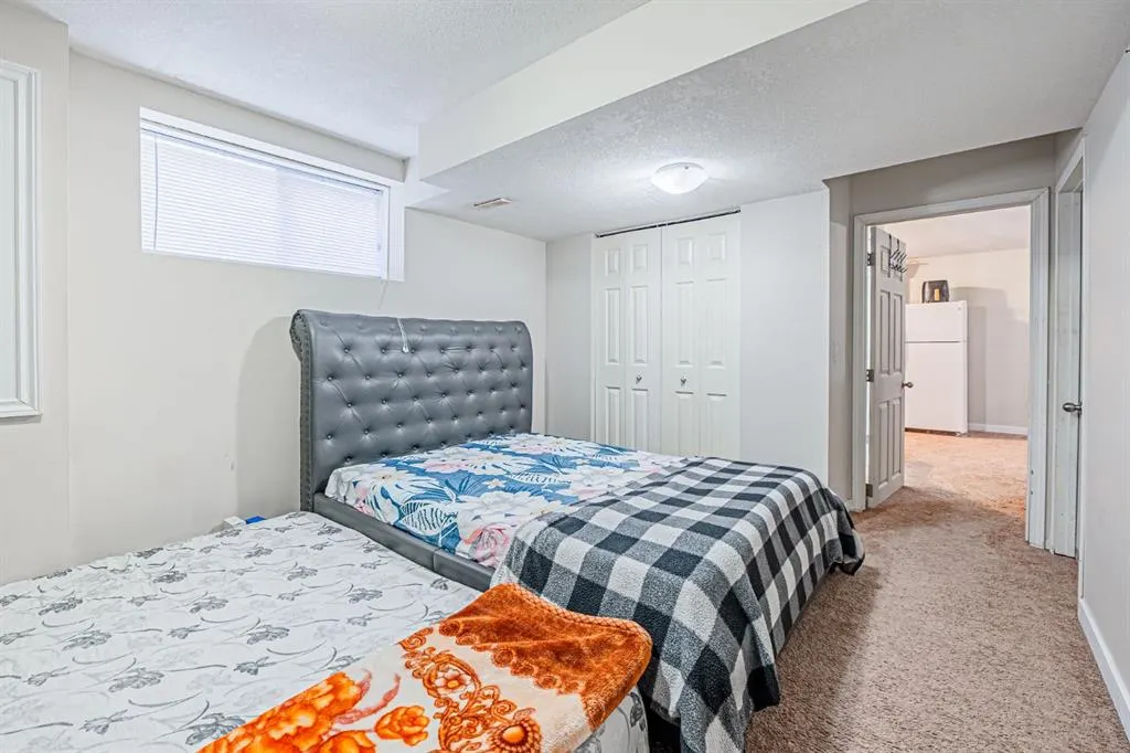 10 Taralake Lane NE