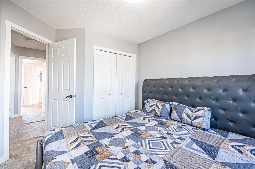 10 Taralake Lane NE