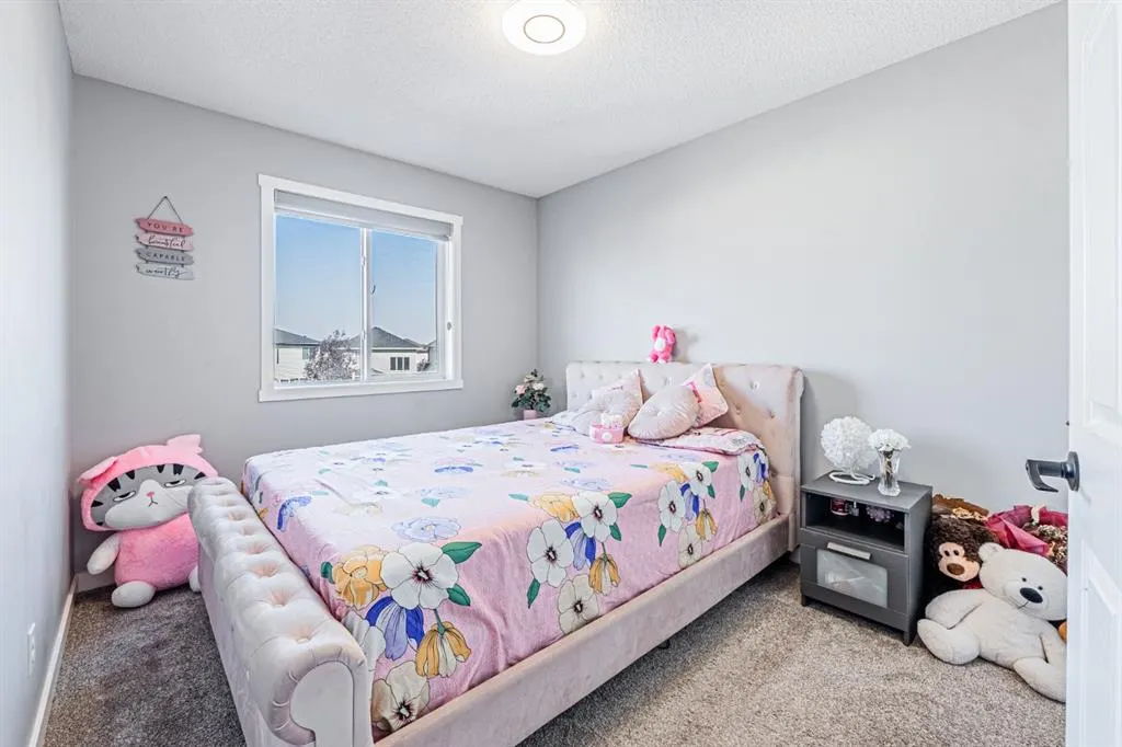 10 Taralake Lane NE
