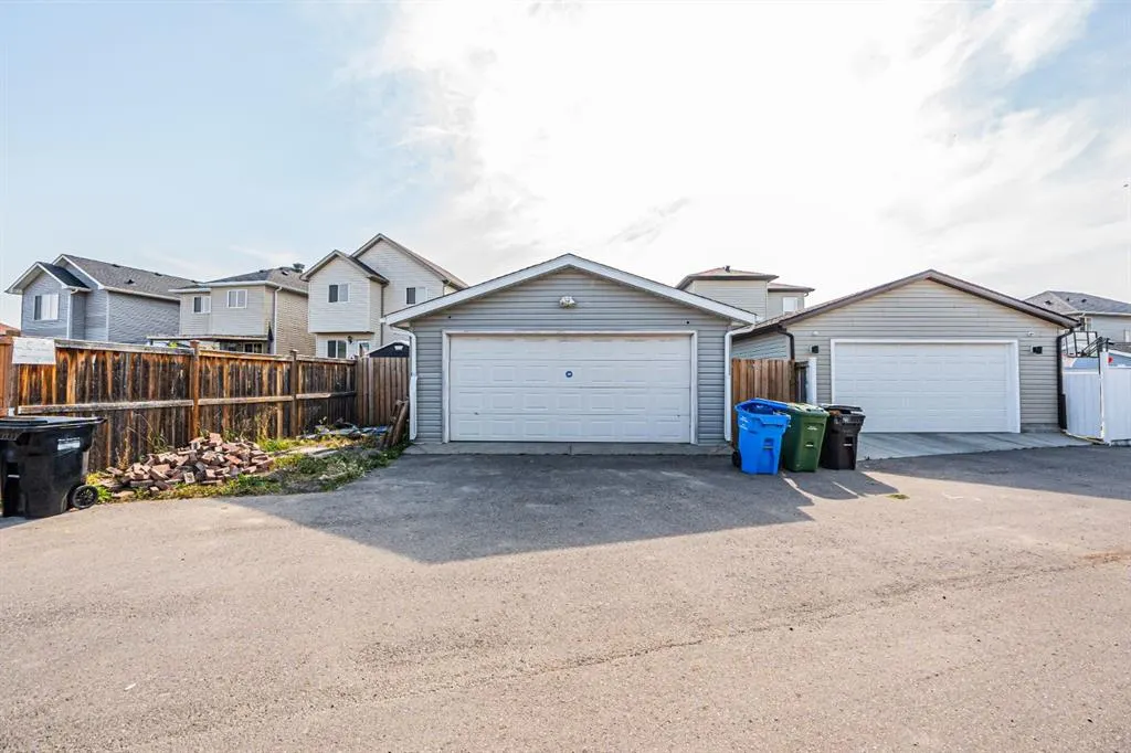 10 Taralake Lane NE
