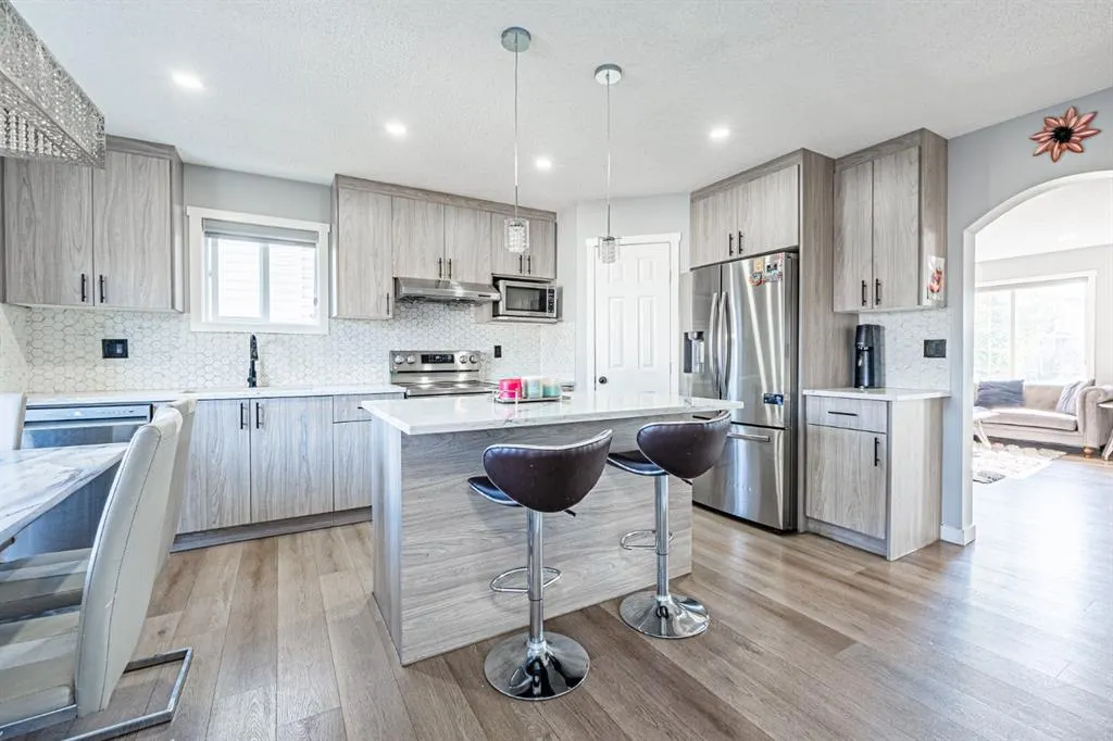 10 Taralake Lane NE