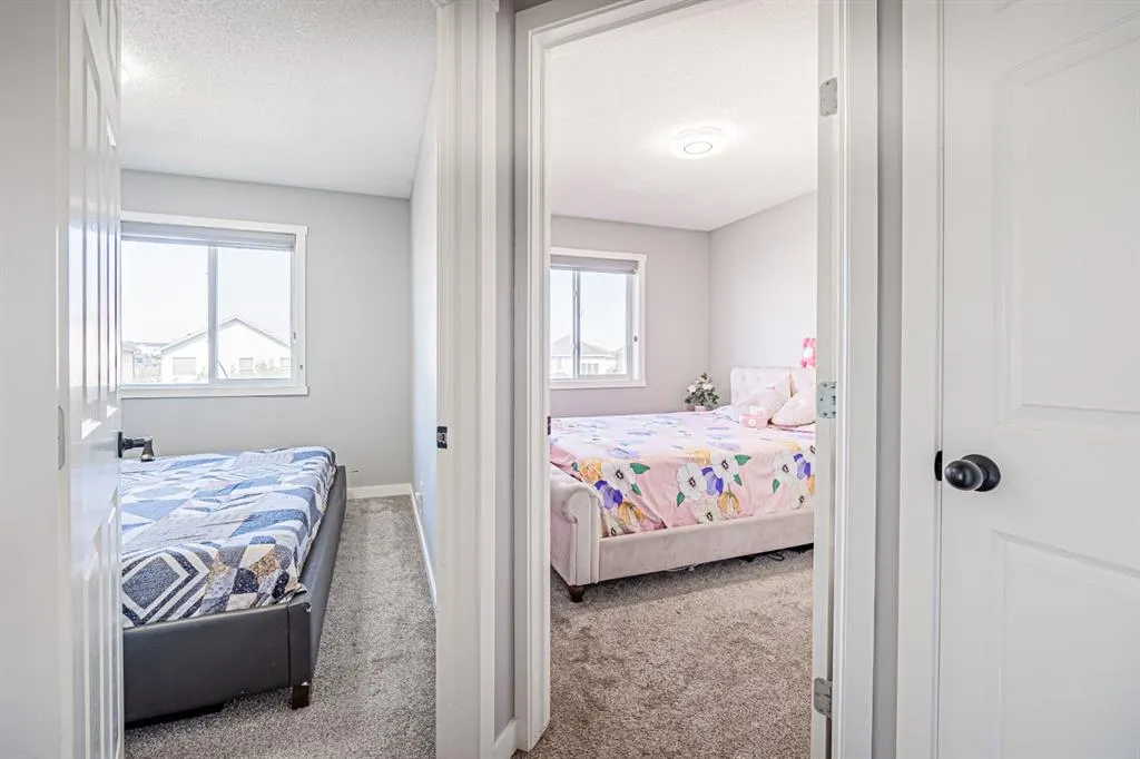 10 Taralake Lane NE