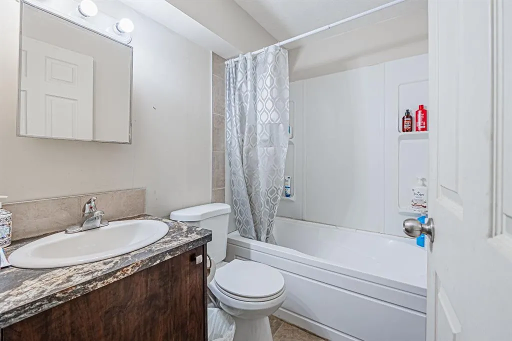 10 Taralake Lane NE