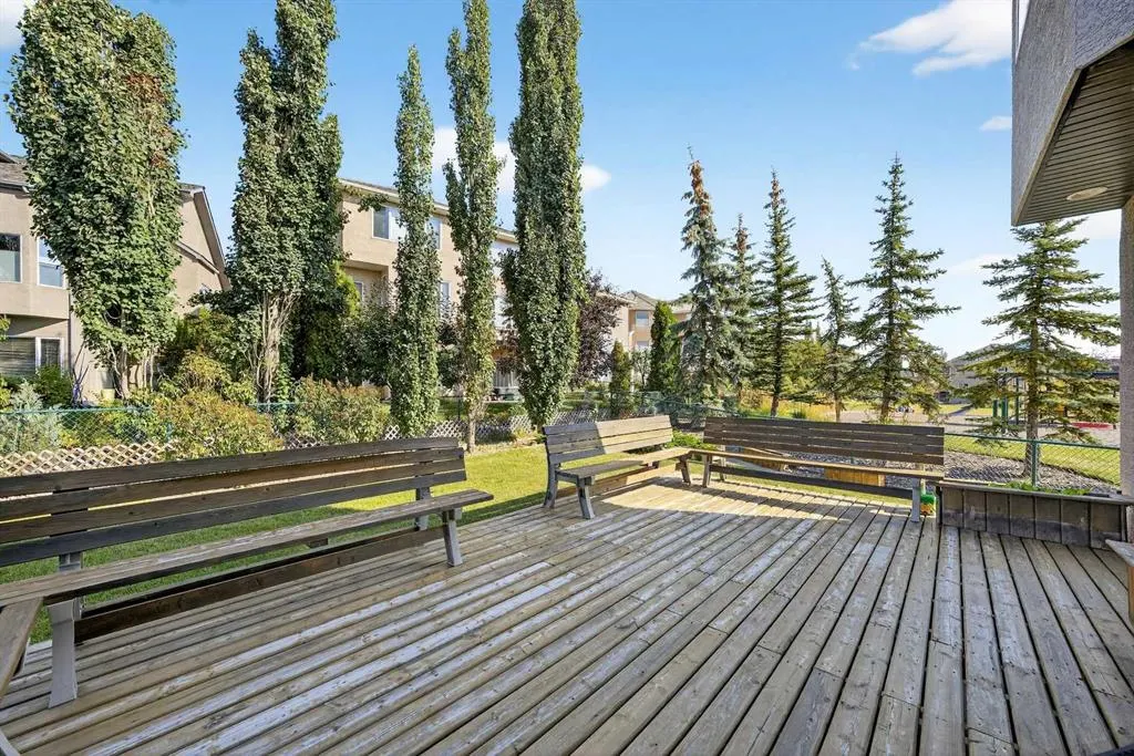 218 Royal Bay NW