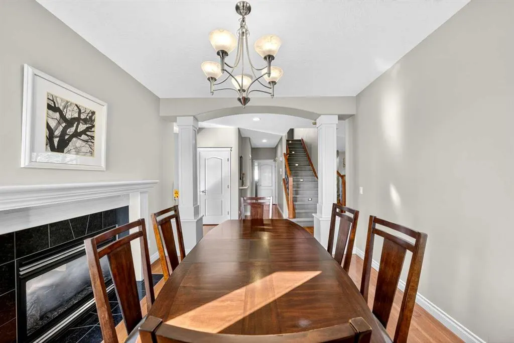 218 Royal Bay NW