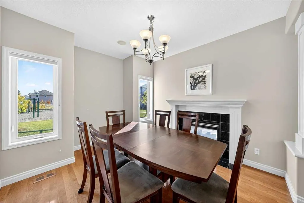 218 Royal Bay NW