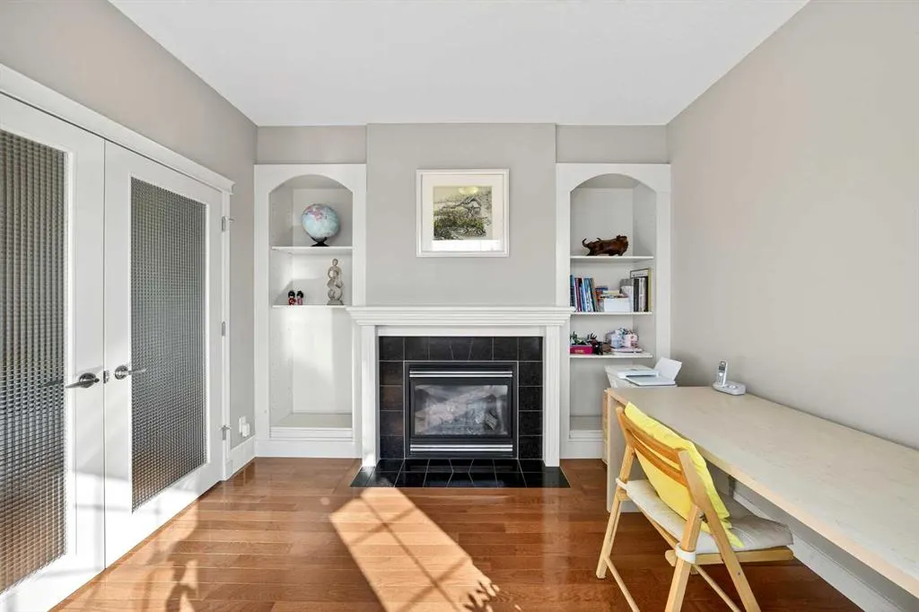 218 Royal Bay NW