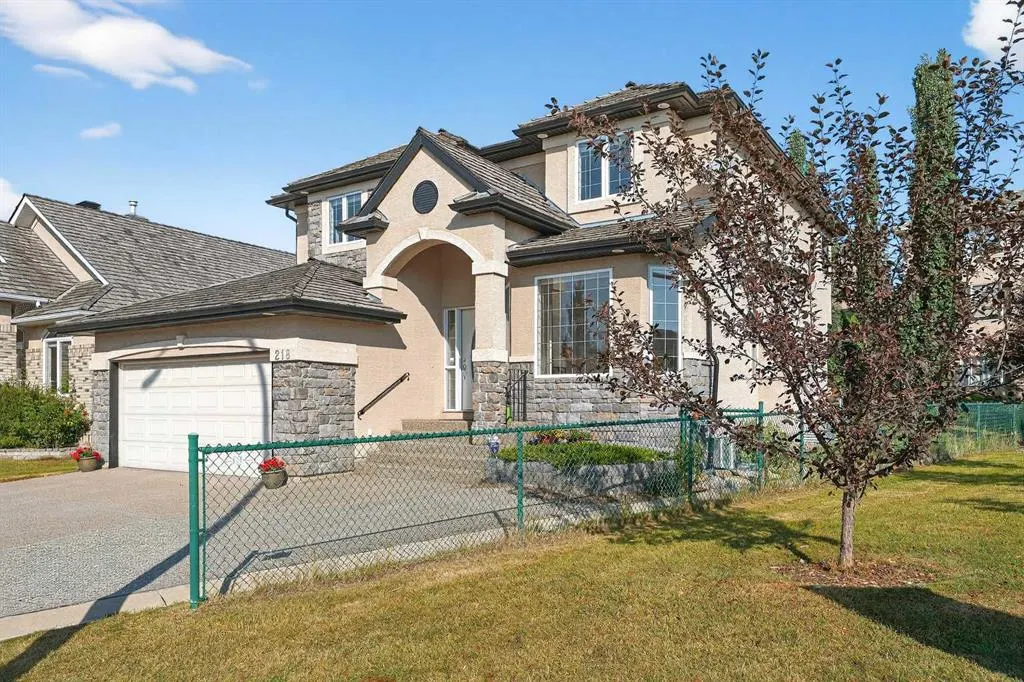 218 Royal Bay NW