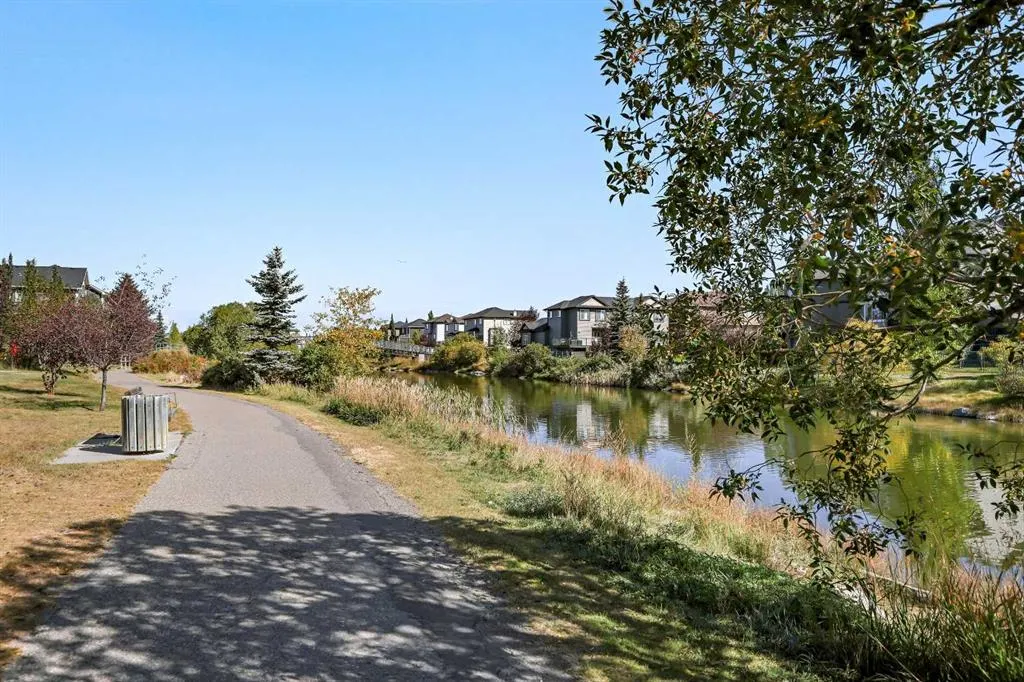 194 Canals Close SW