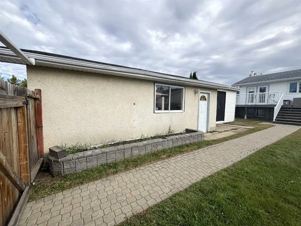 14 Sakwatamau Drive