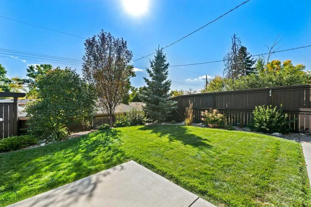 2030 Birch Crescent SE