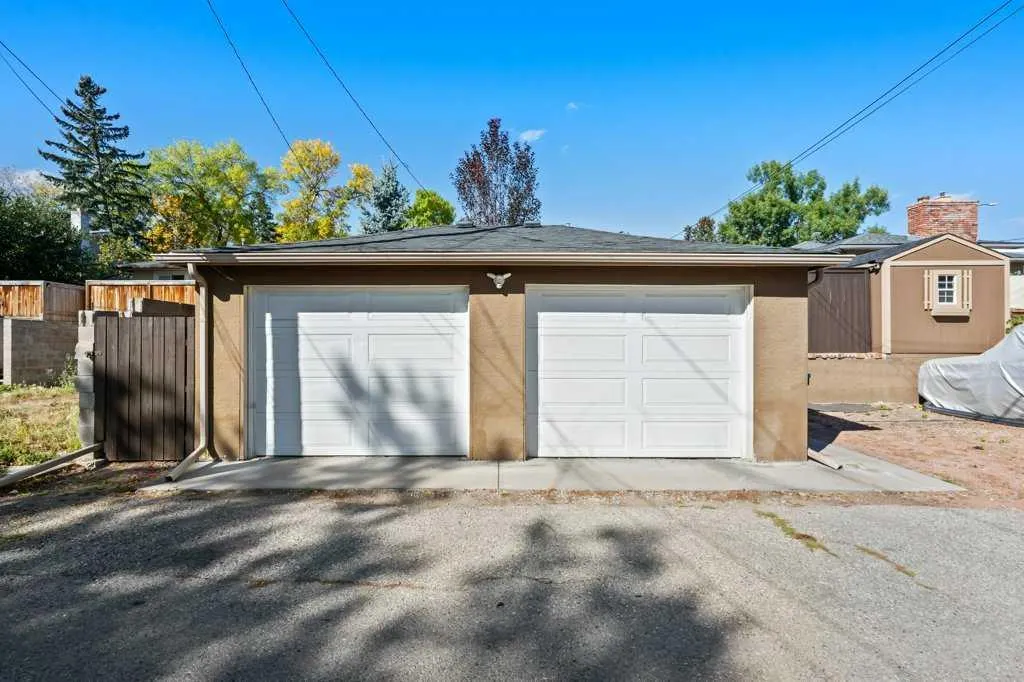 2030 Birch Crescent SE