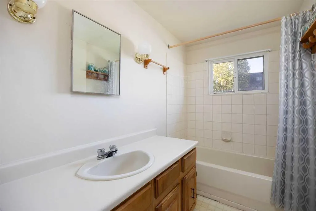 13 Saunderson Avenue