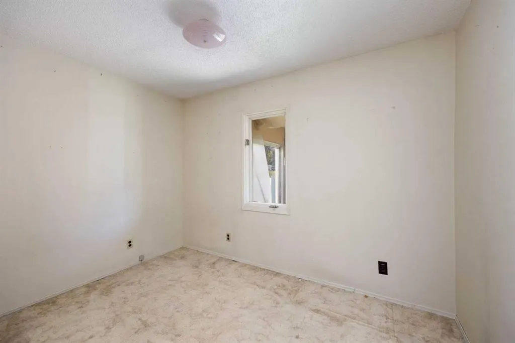 13 Saunderson Avenue