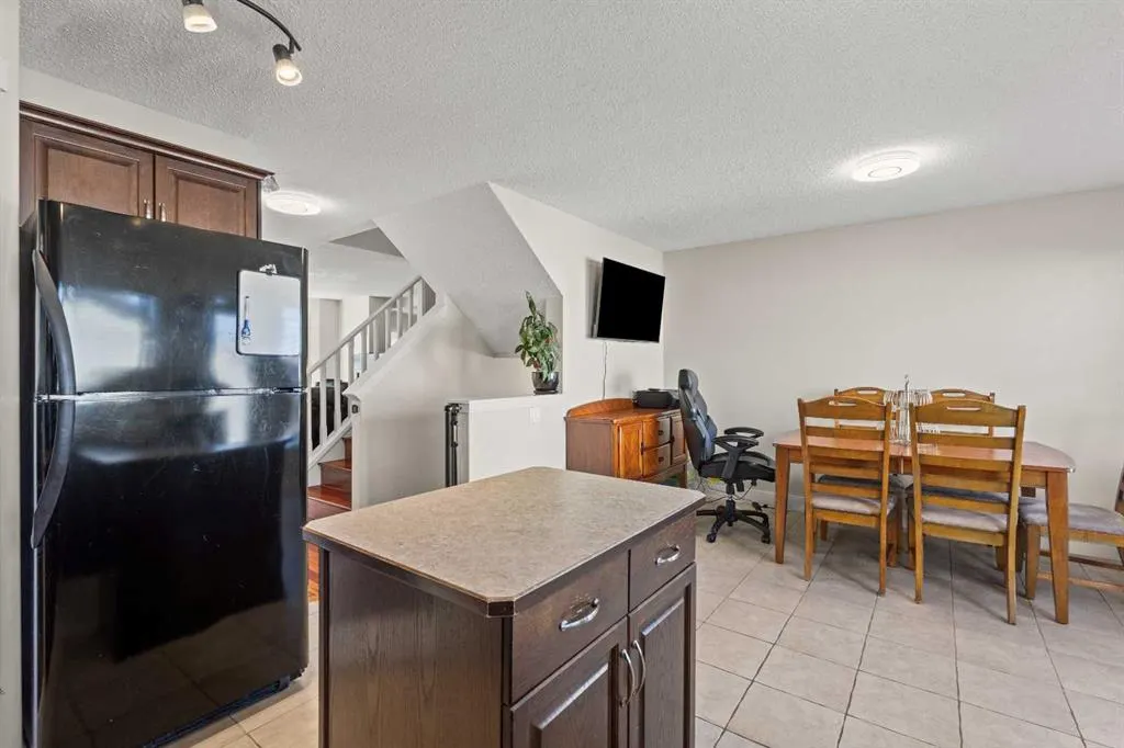 199 Cranberry Close SE