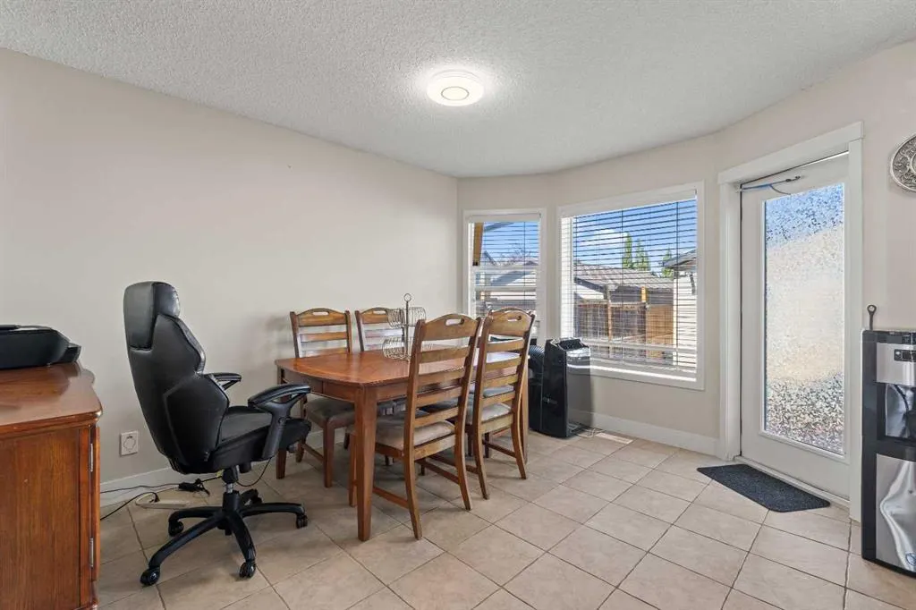 199 Cranberry Close SE