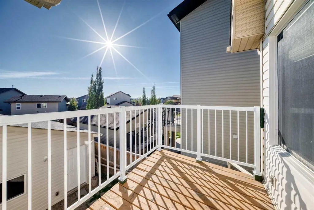 205 Panora Close NW
