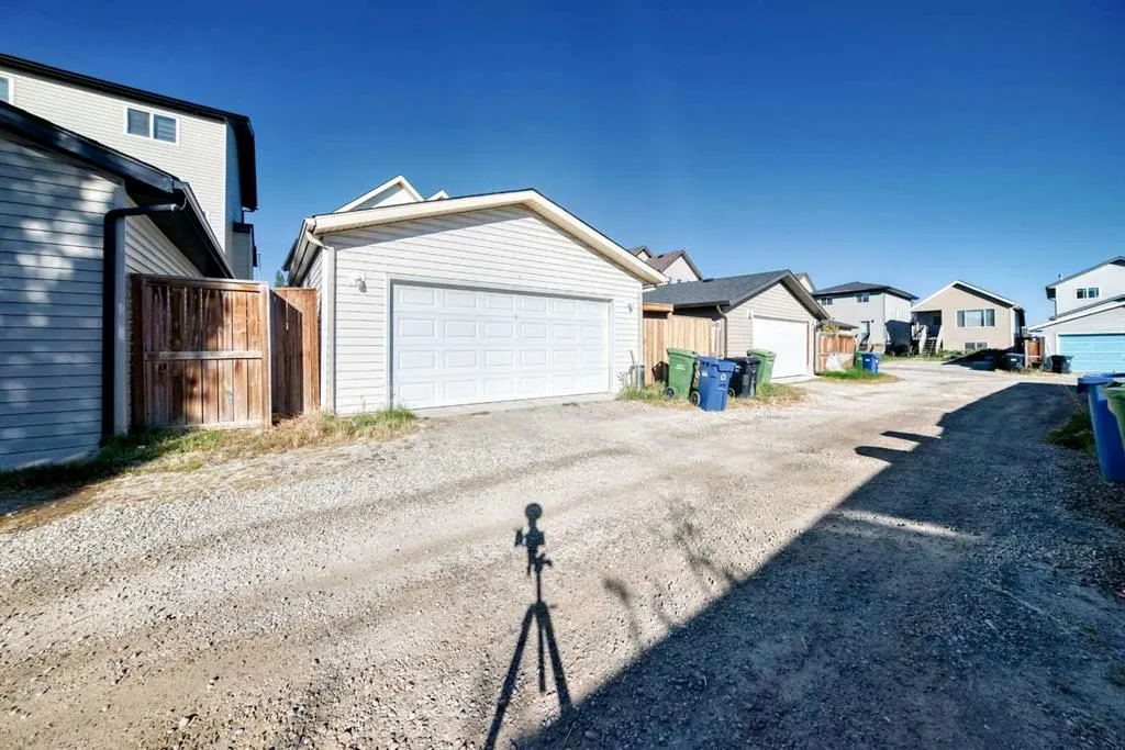 205 Panora Close NW