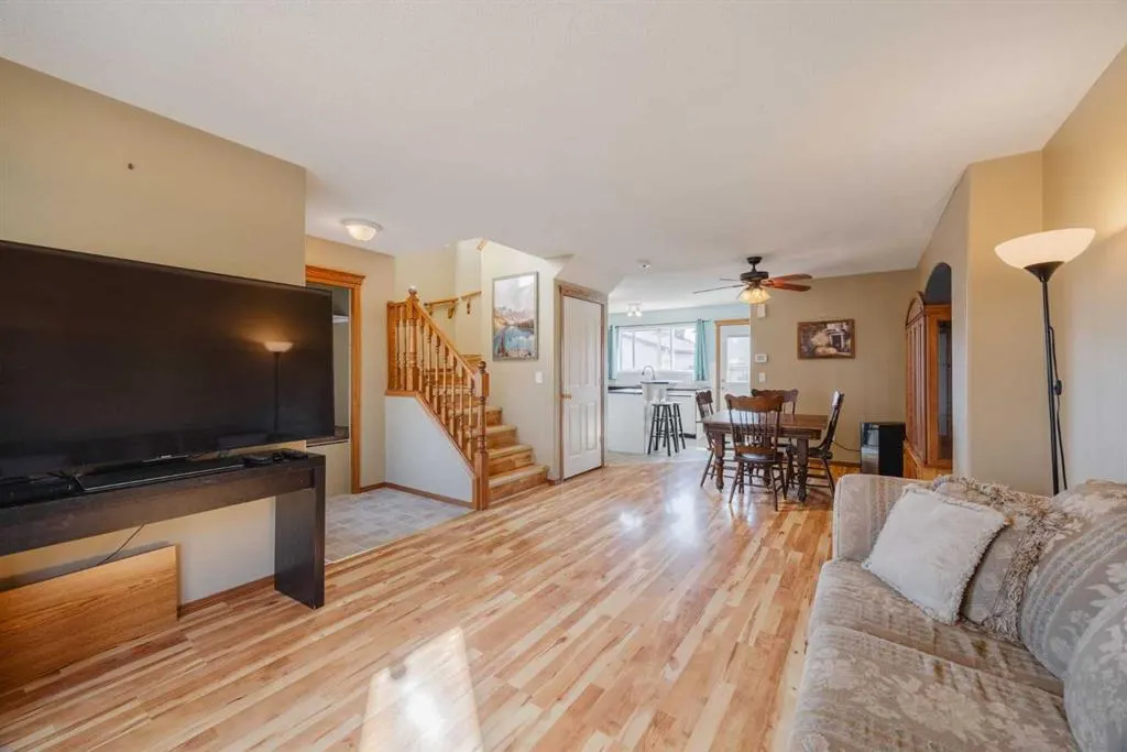 276 Cramond Close SE