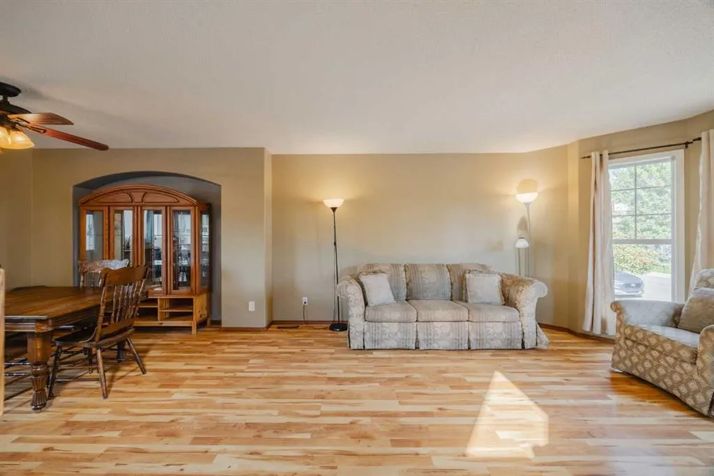 276 Cramond Close SE
