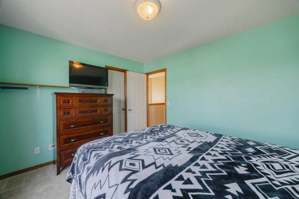 276 Cramond Close SE