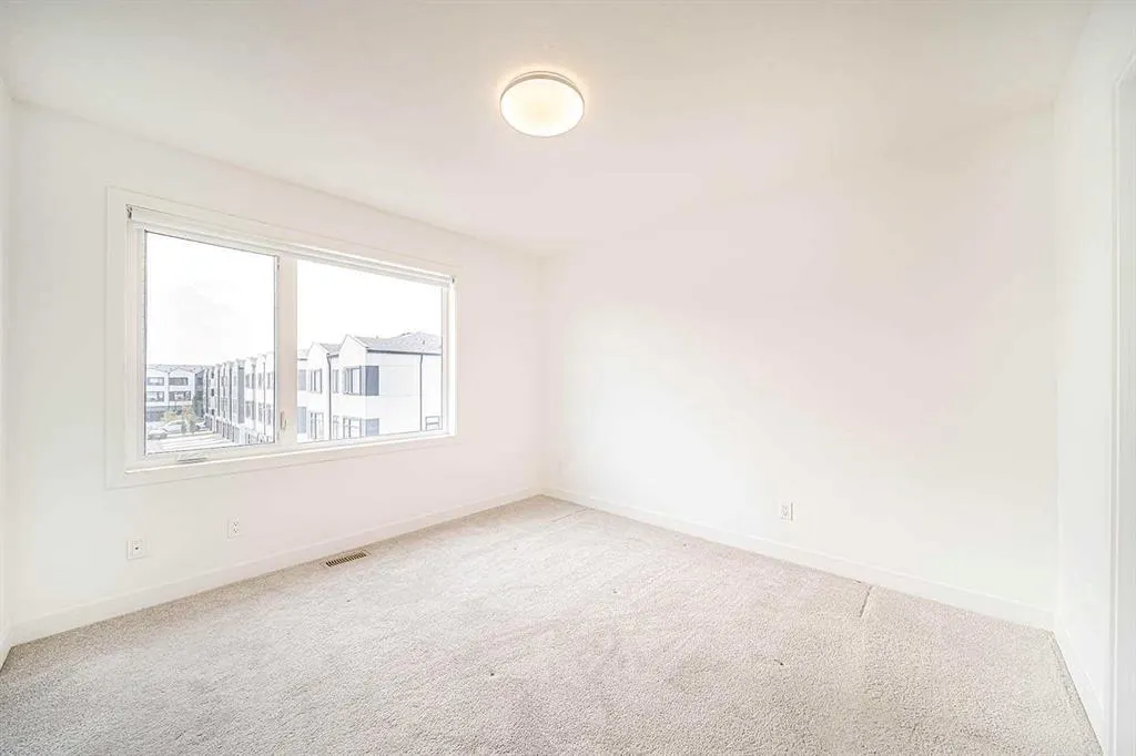 8535 19 Avenue SE, #105