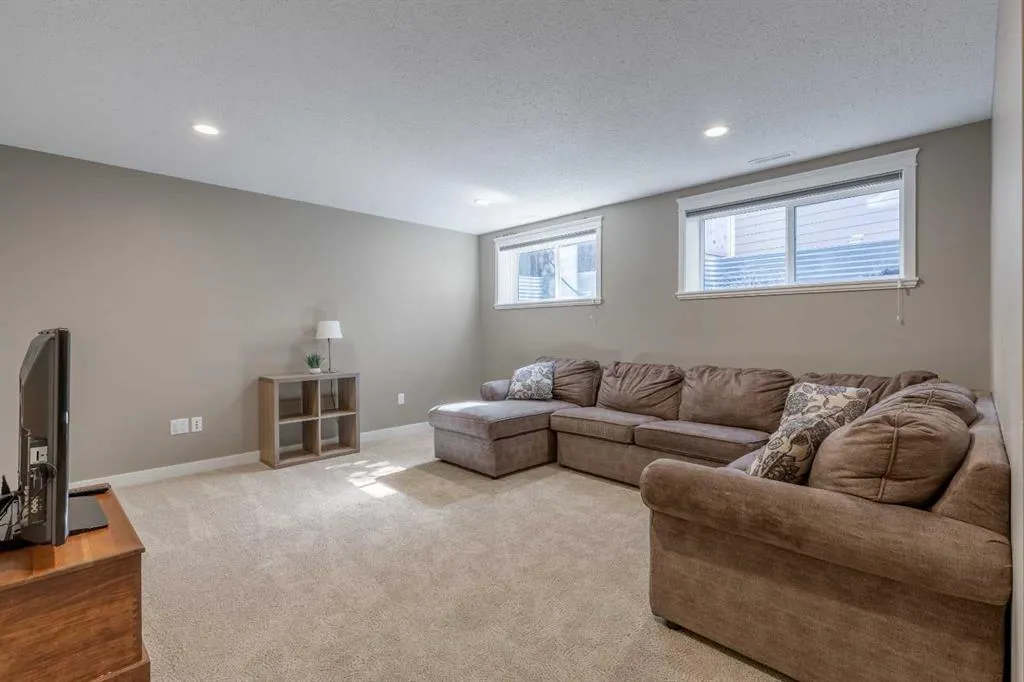 2713 Elm Drive