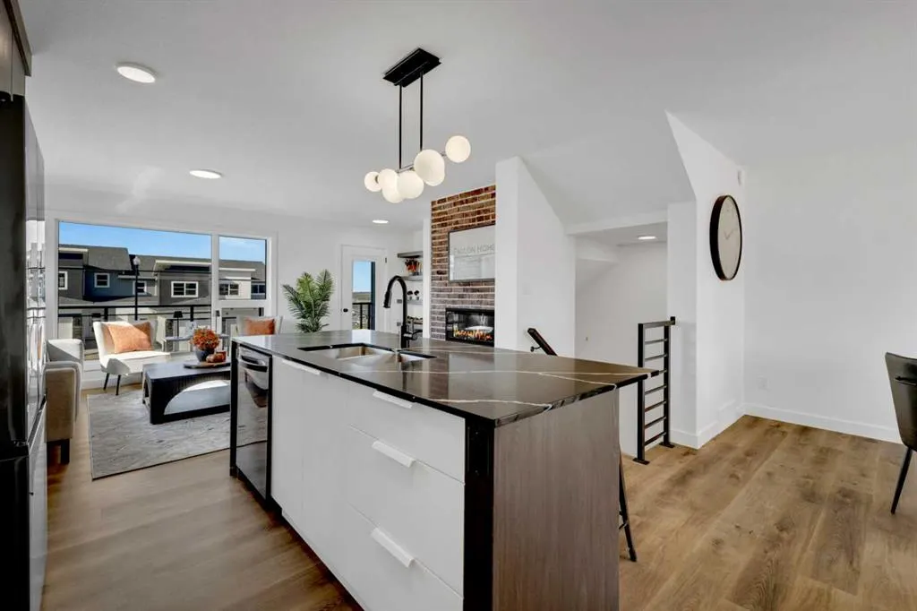 26 Violet Point