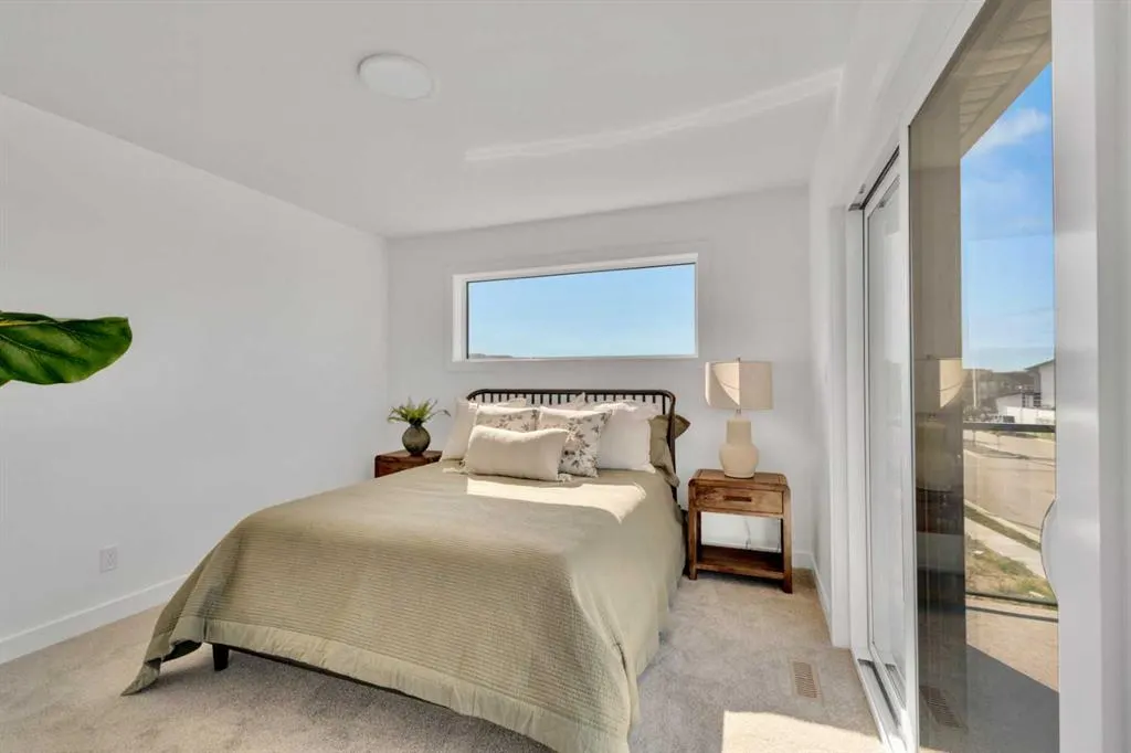 26 Violet Point