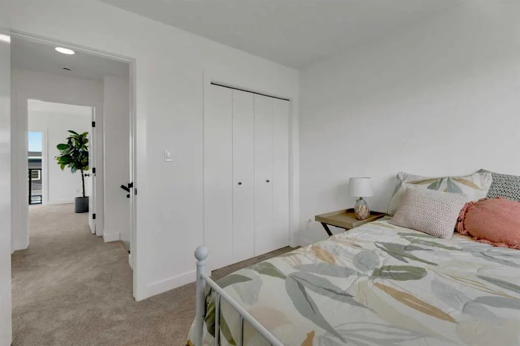 26 Violet Point